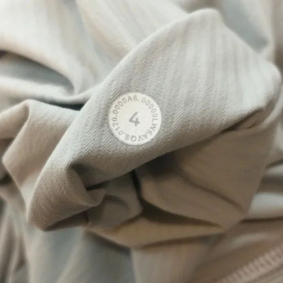 Lululemon Dance Studio Crop 25" Silver Drop 4 Mid Rise Pull On Drawstring - Picture 16 of 16